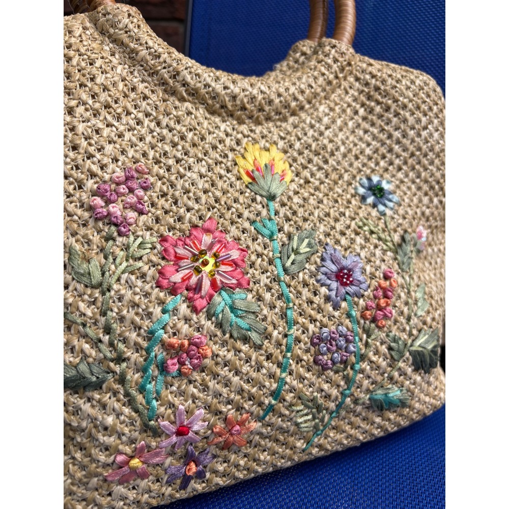 Vintage Floral Embroidered Straw Handbag Woven Wood Handle Boho Summer Tote Bag - Picture 2 of 5